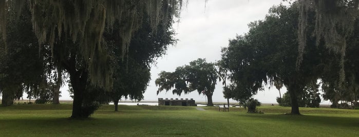 Fort Frederica National Monument is one of สถานที่ที่ Lizzie ถูกใจ.