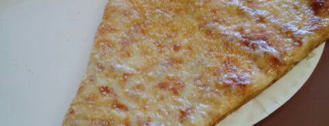 Frank's Pizza is one of Locais curtidos por C.