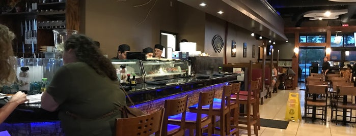 Sushi Iwa is one of Tempat yang Disukai Paul.