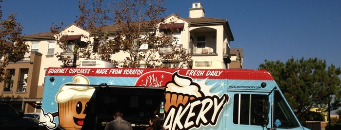 My Delight Cupcakery Truck is one of Lugares favoritos de Jamie.