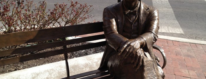 Sculpture of Mark Twain on Bench is one of KC.