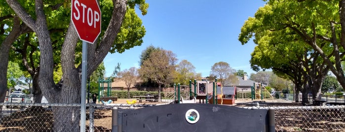Sunnybrae Park is one of Parks & Playgrounds (Peninsula & beyond).