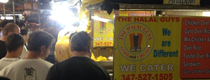 The Halal Guys is one of Lieux qui ont plu à Joshua.