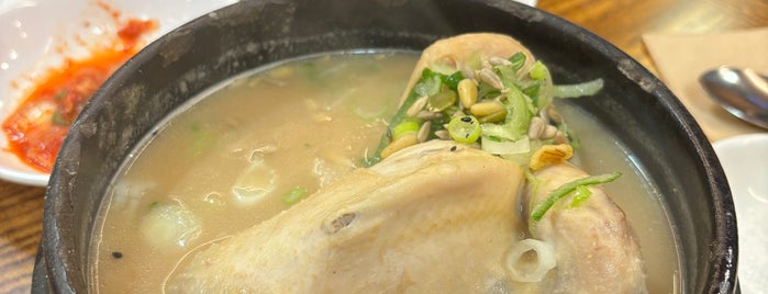 Tosokchon Ginseng Chicken Soup is one of 서울.