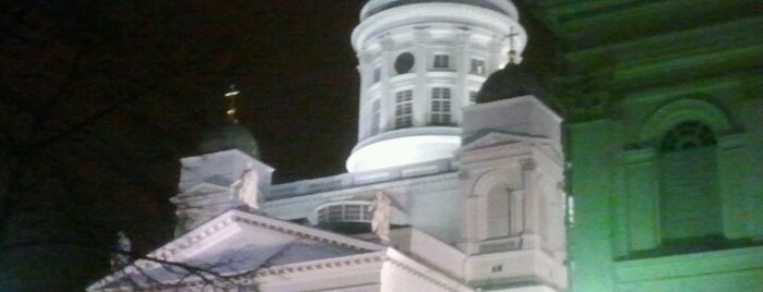 Helsingin tuomiokirkko is one of Uskonto.