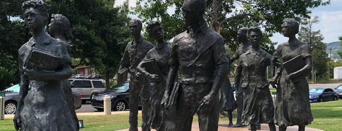 Testament Civil Rights Memorial - Little Rock Nine is one of Tempat yang Disukai Sanslenom.