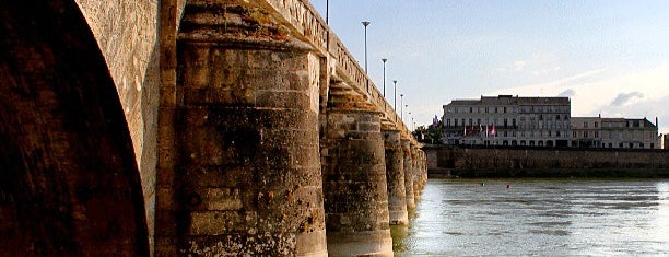 Pont des Cadets de Saumur is one of Saumur.