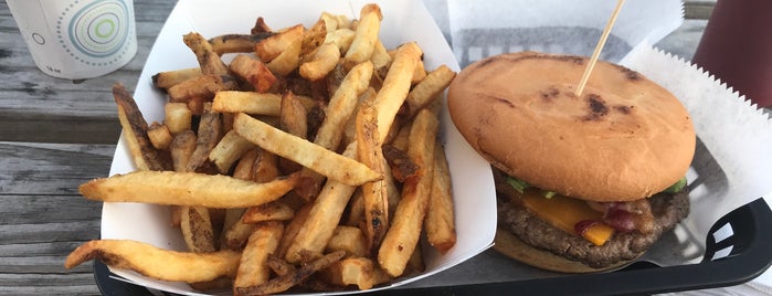 American Wild Burger is one of Chicago food.