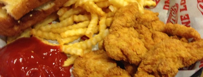 Raising Cane's Chicken Fingers is one of Orte, die Justin gefallen.