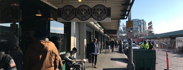 Starbucks is one of Orte, die Justin gefallen.