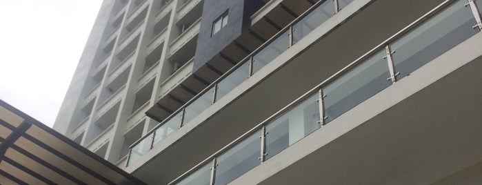 Queensland Manor Condominiums is one of Lieux sauvegardés par Alexis.