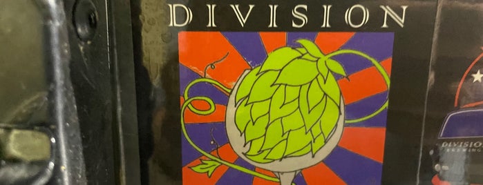 Division Brewing is one of Lieux qui ont plu à Topher.