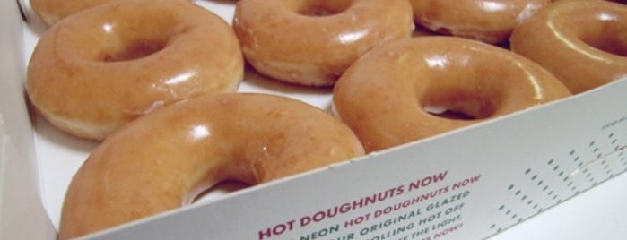Krispy Kreme Doughnuts is one of Sabrinaさんのお気に入りスポット.