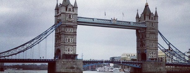 Jembatan Menara is one of London tour.