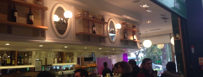 Emyfa Cafe * Bar is one of Lugares favoritos de Ilde.