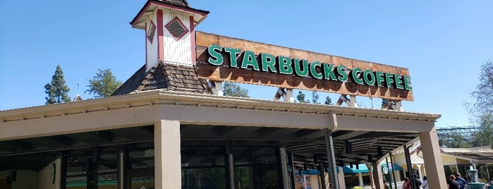 Starbucks is one of C 님이 좋아한 장소.