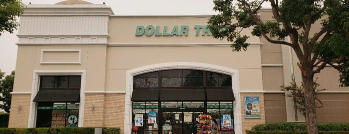 Dollar Tree is one of สถานที่ที่ Lisa ถูกใจ.
