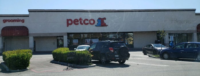 Petco is one of Lisa’s Liked Places.