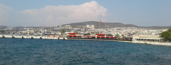 Kuşadası Sahili is one of Orte, die Erdi gefallen.