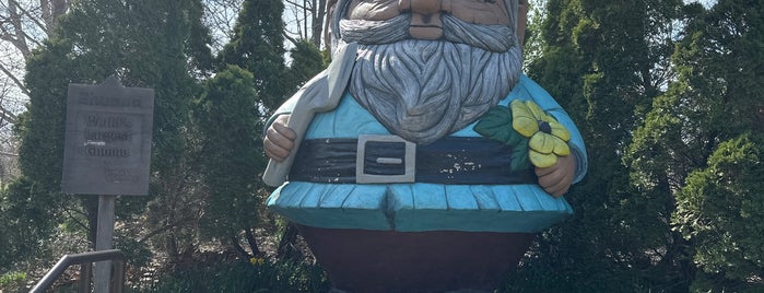 World's Largest Concrete Garden Gnome is one of Quirky Landmarks USA.