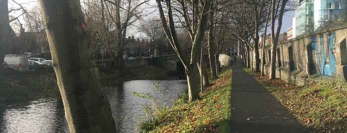 Mount Street Bridge is one of Orte, die Nazli gefallen.