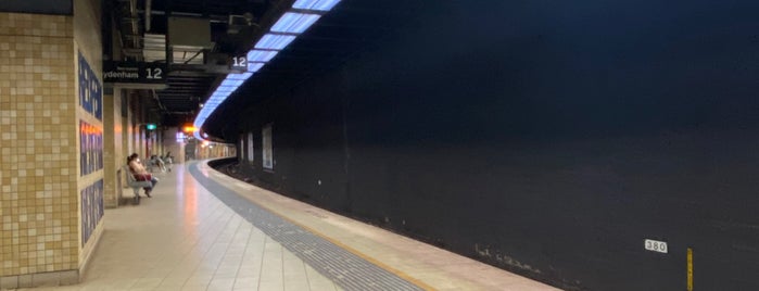 Platforms 11 & 12 is one of Sydney Trains (K to T).