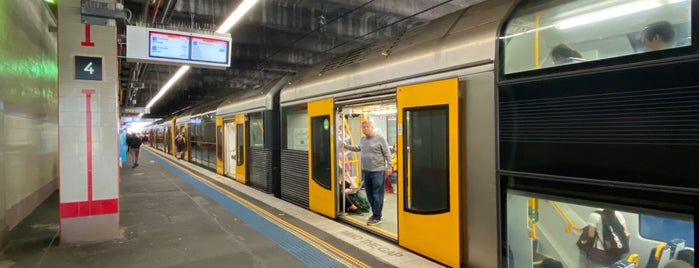 Platform 4 is one of Sydney Trains (K to T).