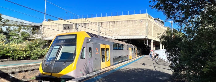 Platform 1 is one of Sydney Trains (K to T).