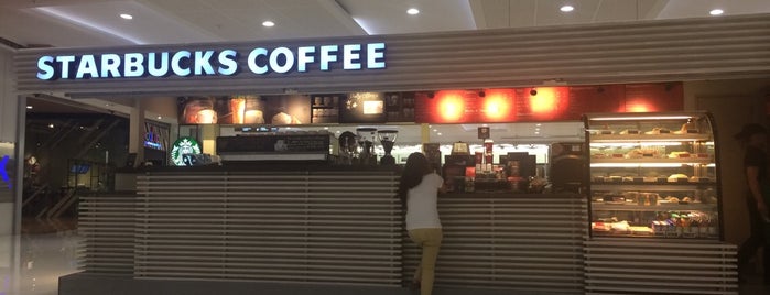 Starbucks is one of Nina 님이 좋아한 장소.