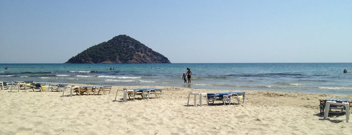 Paradise Beach is one of Özge : понравившиеся места.