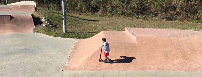 Northeast Metropolitan Skate Park is one of Tempat yang Disukai Josh.