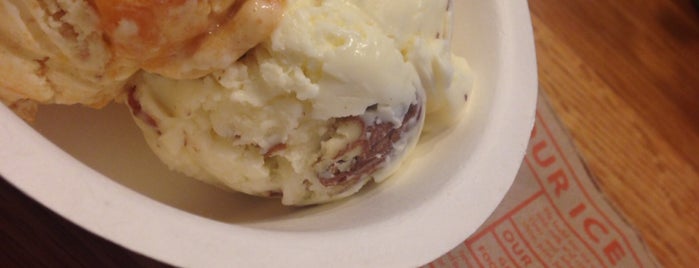 Jeni's Splendid Ice Creams is one of Lugares favoritos de Lesley.