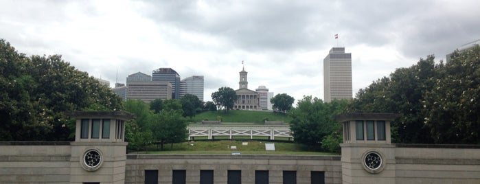 Bicentennial Capitol Mall State Park is one of Lieux qui ont plu à Lesley.