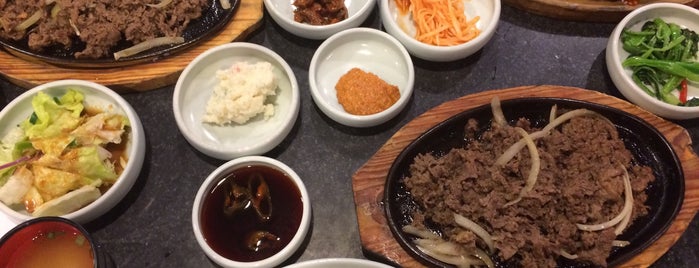 Yechon Korean & Japanese Restaurant is one of Tempat yang Disukai Rachel.
