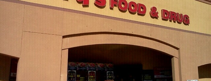Fry's Food Store is one of Lugares favoritos de Jeff.