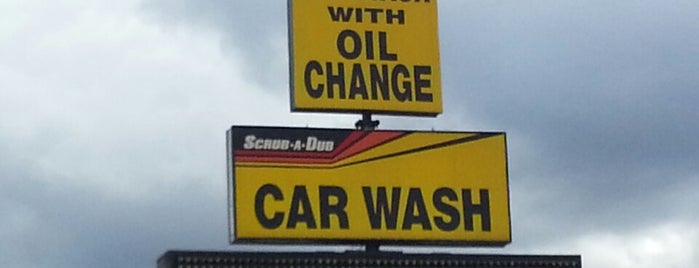 Scrub-A-Dub Car Wash and Oil Change is one of Lugares favoritos de Patrick.