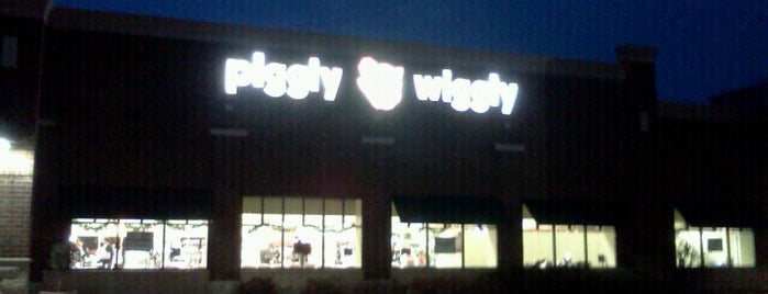 Piggly Wiggly is one of Locais curtidos por Mike.