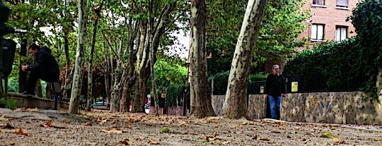 Parque C.C. Arturo Soria Plaza is one of Orte, die Alejandro gefallen.