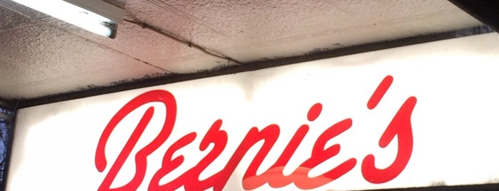 Bernie's Diner is one of Lieux qui ont plu à Jason.