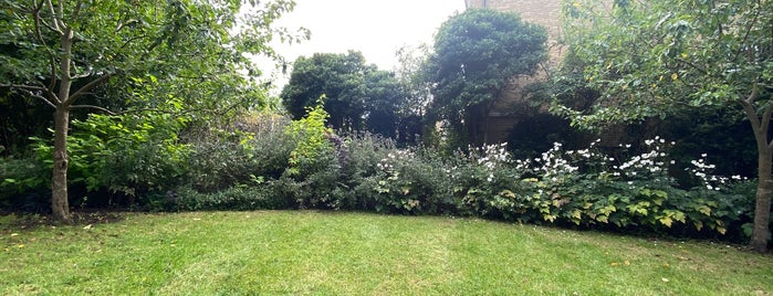 King Henrys Walk Garden is one of Visits.