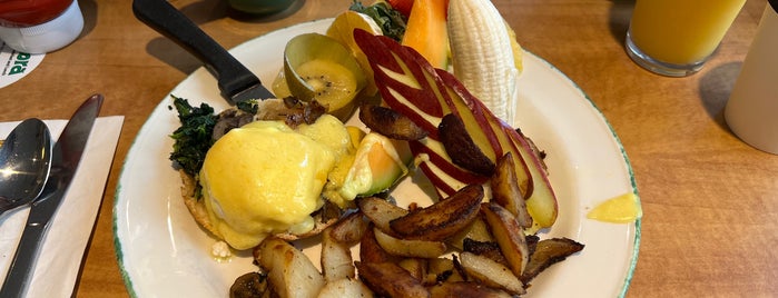 Cora's Breakfast & Lunch is one of Halifax'20.