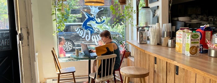 Le Loup Bleu is one of Cafés Montréal (Plateau-Mont-Royal).