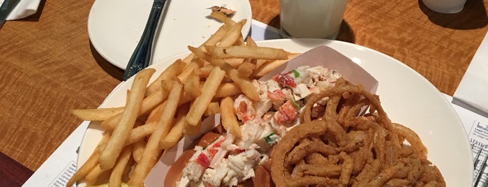 Legal Sea Foods is one of The 15 Best Places for Lobster Rolls in Boston.
