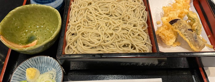 芝大門 更科布屋 is one of 蕎麦屋.
