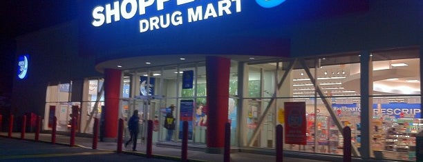Shoppers Drug Mart is one of Locais curtidos por Kitty.