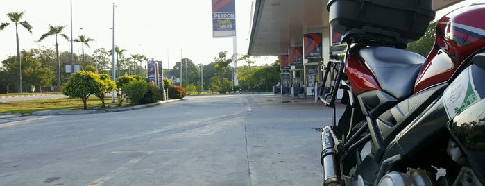 Esso @ Cheras Perdana is one of Fuel/Gas Stations,MY #5.