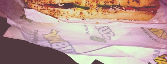 Subway is one of Locais curtidos por Princessa.