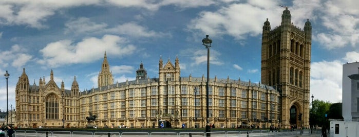 Palace of Westminster is one of London.
