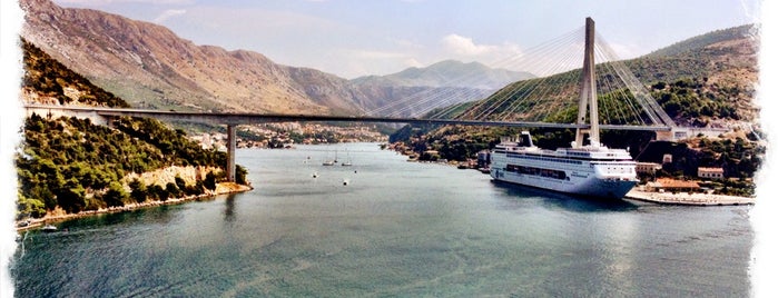 Dubrovnik Port is one of Croacia.