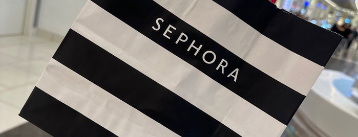 SEPHORA is one of The 15 Best Cosmetics Stores in Istanbul.